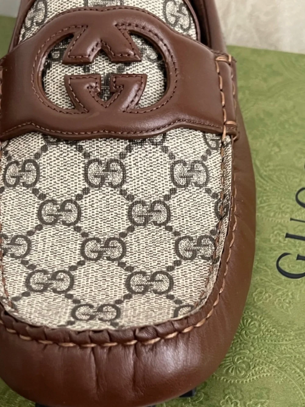 Gucci size 10